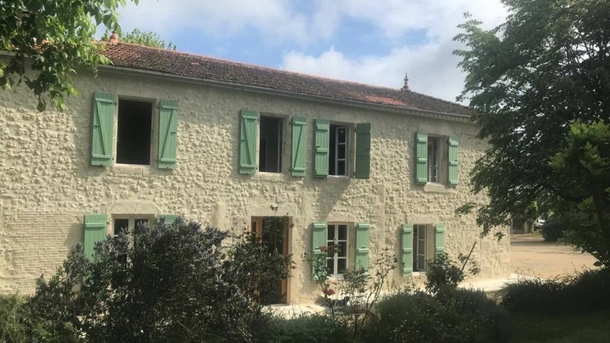 Montreal House | Large Country House 250 m2 - Heated swimming pool - private tennis court