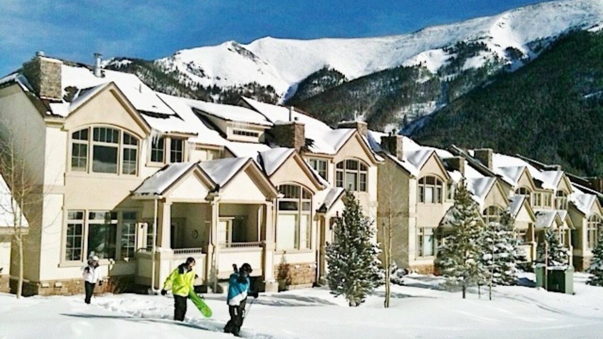 East Village at Copper House | Large Cozy Townhouse Ski-in/Ski-out to Super Bee, Private Washer/Dry & Garage