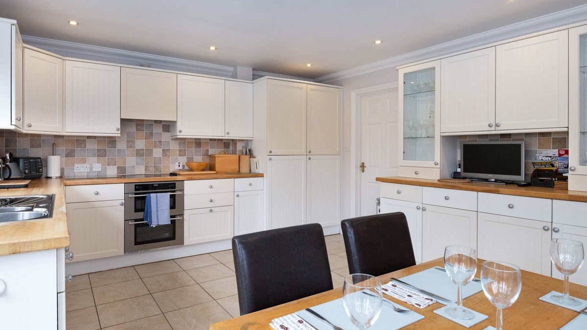 Ely House | Large detached Cambridgeshire Countryside Home