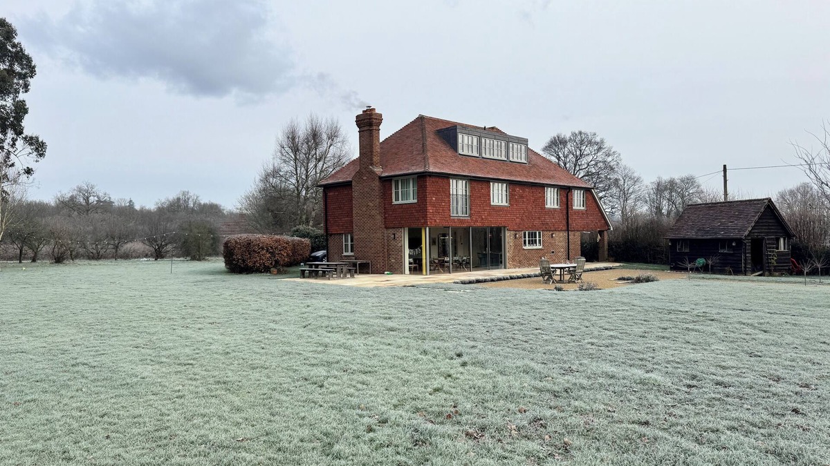 Chiddingstone Other | Large detached farmhouse in quiet Kent countryside , close to London train line