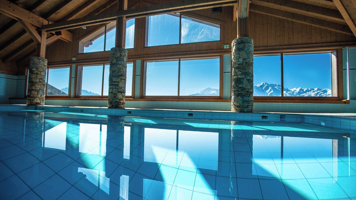 Bisanne 1500 Apartment | LARGE DUPLEX 115 m2 IN CHALET STANDING MGM WITH HEATED POOL 4 *