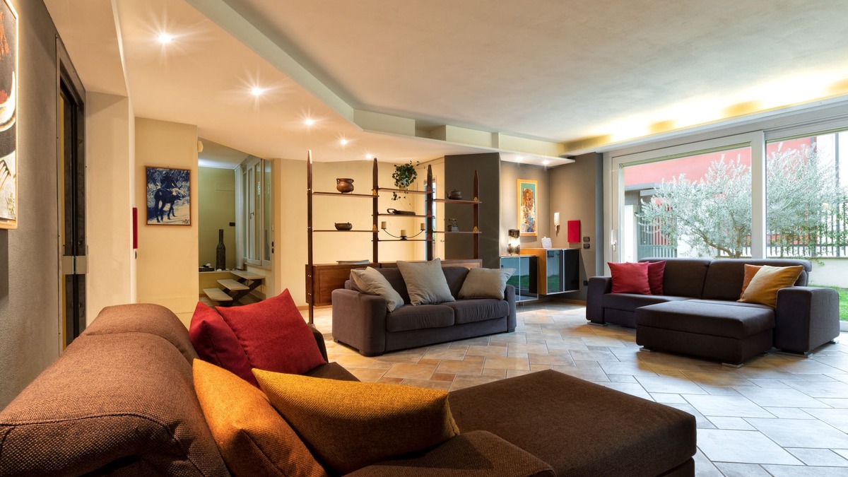 San Michele House | Large, elegant and comfortable in the center, 20 min. from Lake Garda, 1 hour from Venice