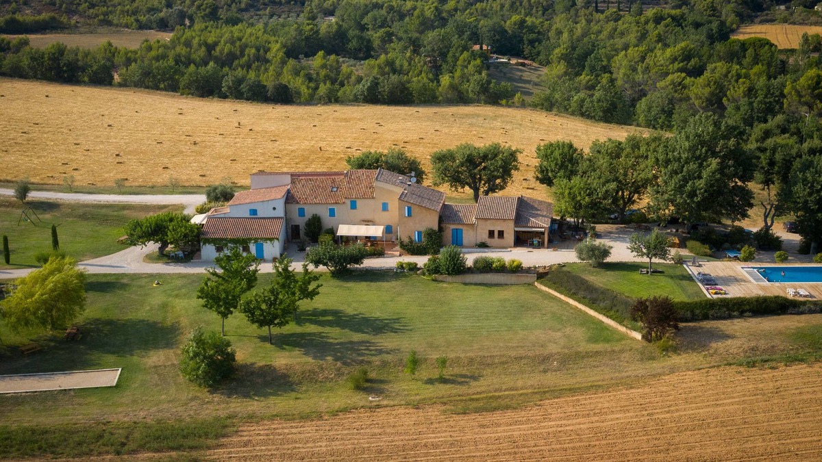 Peypin-d'Aigues House | Large estate with private pool at the foot of the luberon