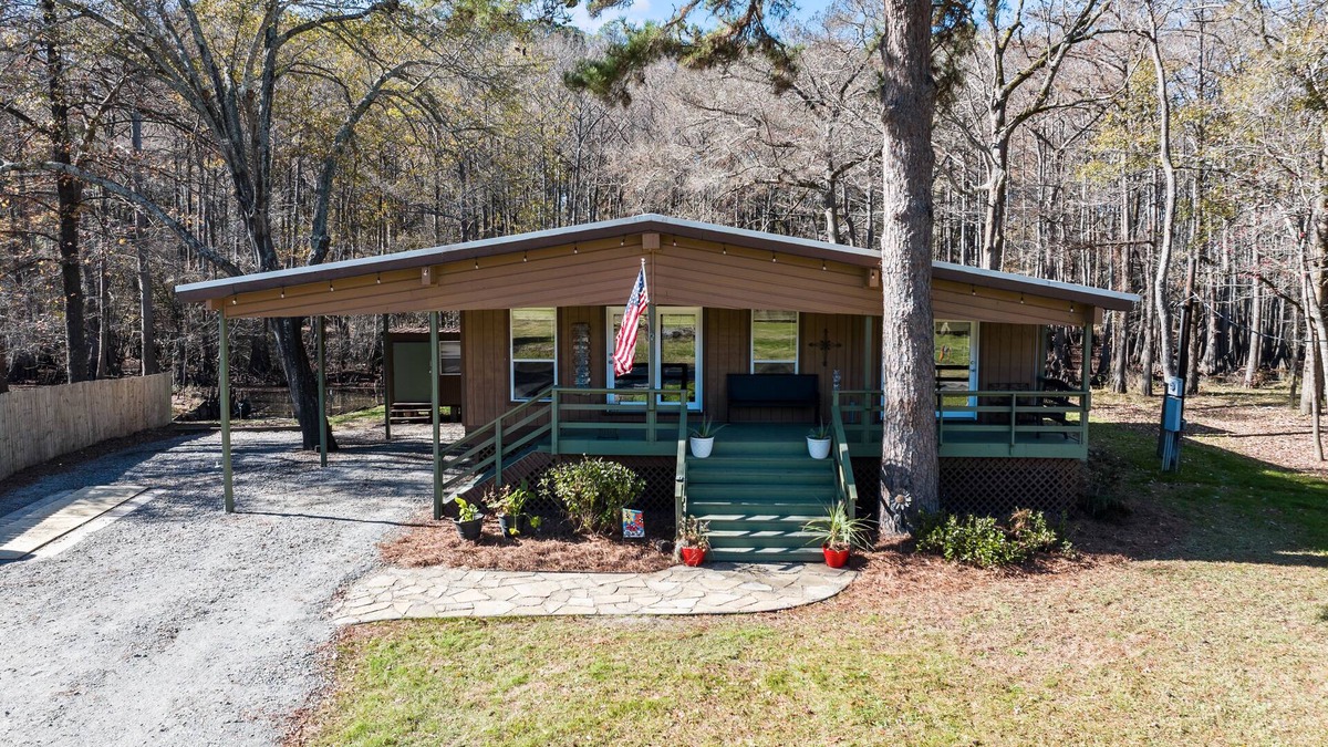 Jefferson House | Large family & dog friendly with great reviews off Big Cypress Bayou/Caddo Lake