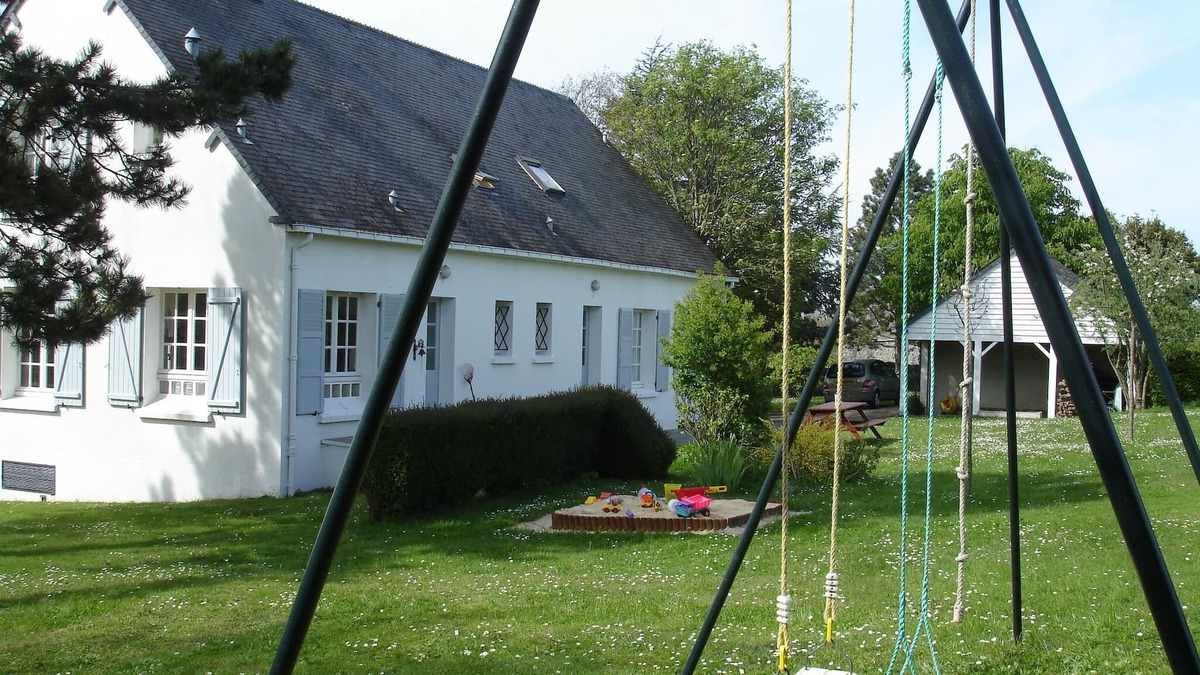 Agon-Coutainville House | Large family house 2km from beaches - Bright -5 bedrooms, beautiful garden!