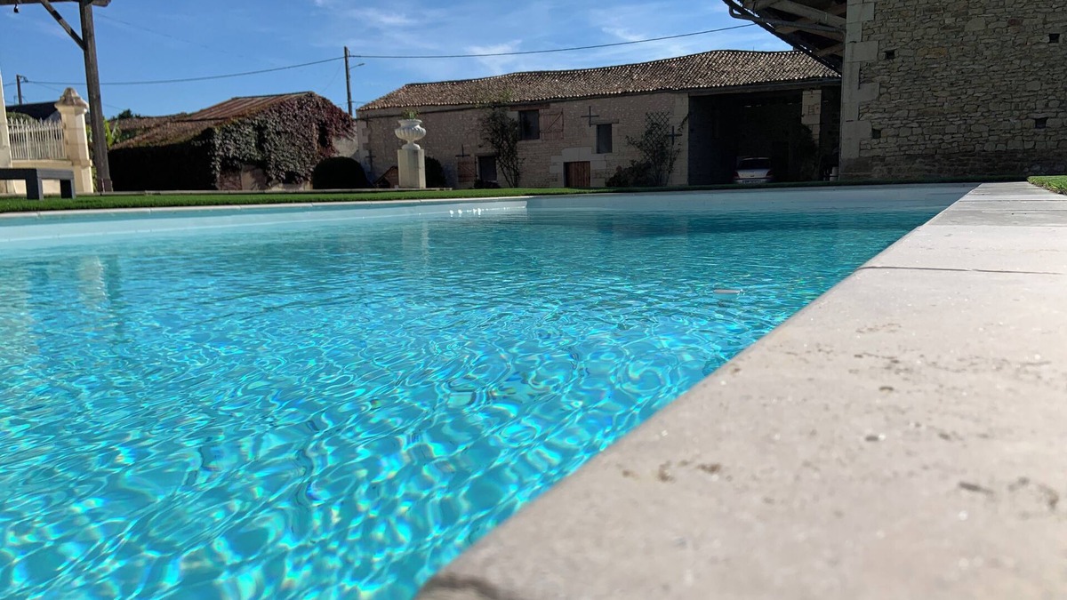Saint-Cyr-la-Lande Villa | Large family home with swimming pool