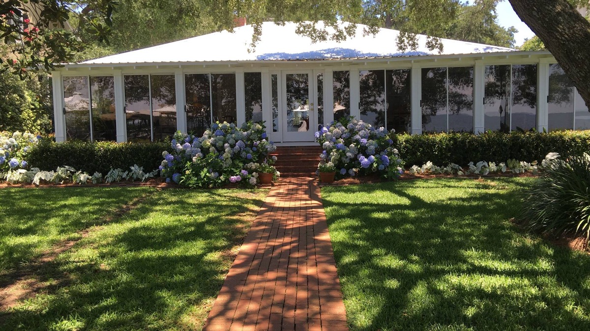 Fairhope House | Large Family Friendly Mobile Bay Home Near Shopping, Dining and Grand Hotel.