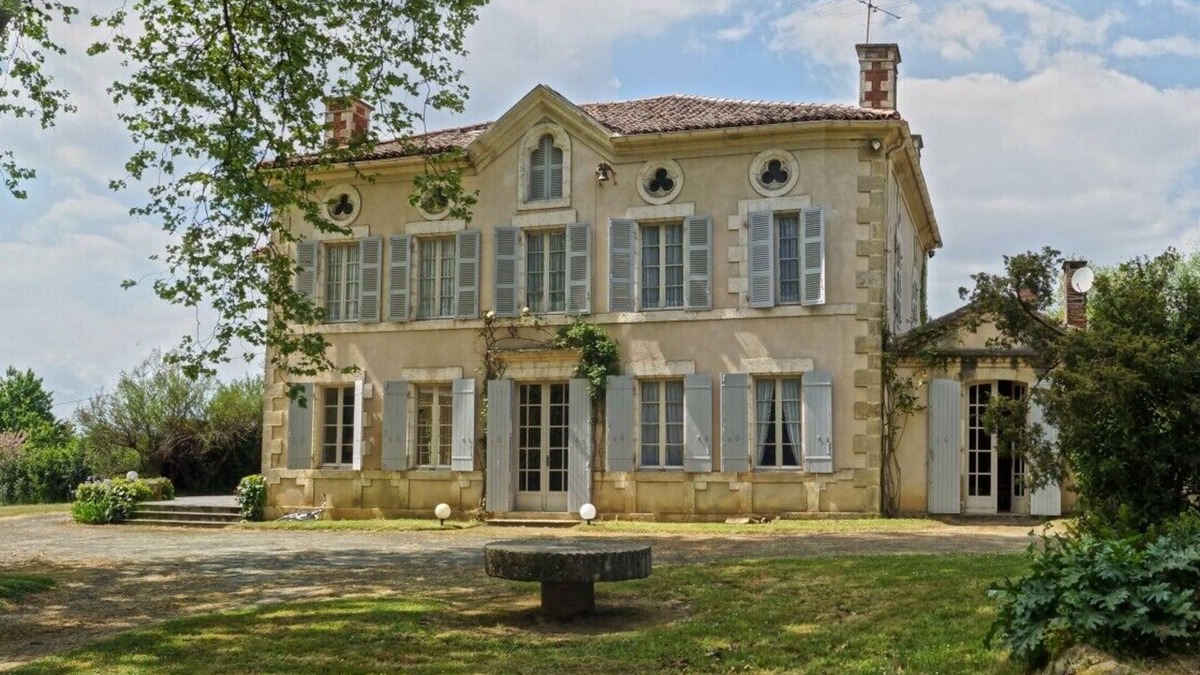 Poyanne House | Large family home