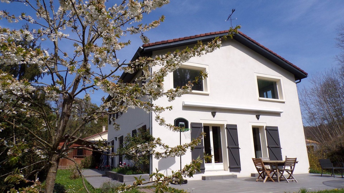 Lissieu House | Large family home green 13 km from Lyon