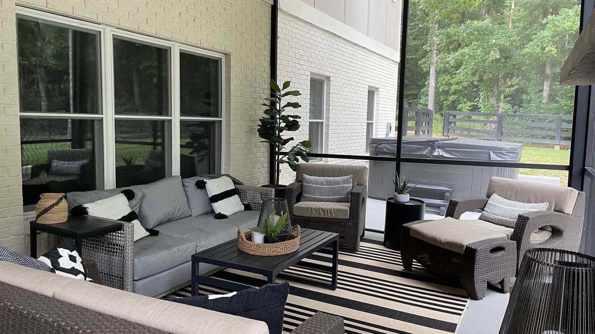 McDonald House | Large Family Home: Pool, 7-acres, Bball Court, Hot Tub