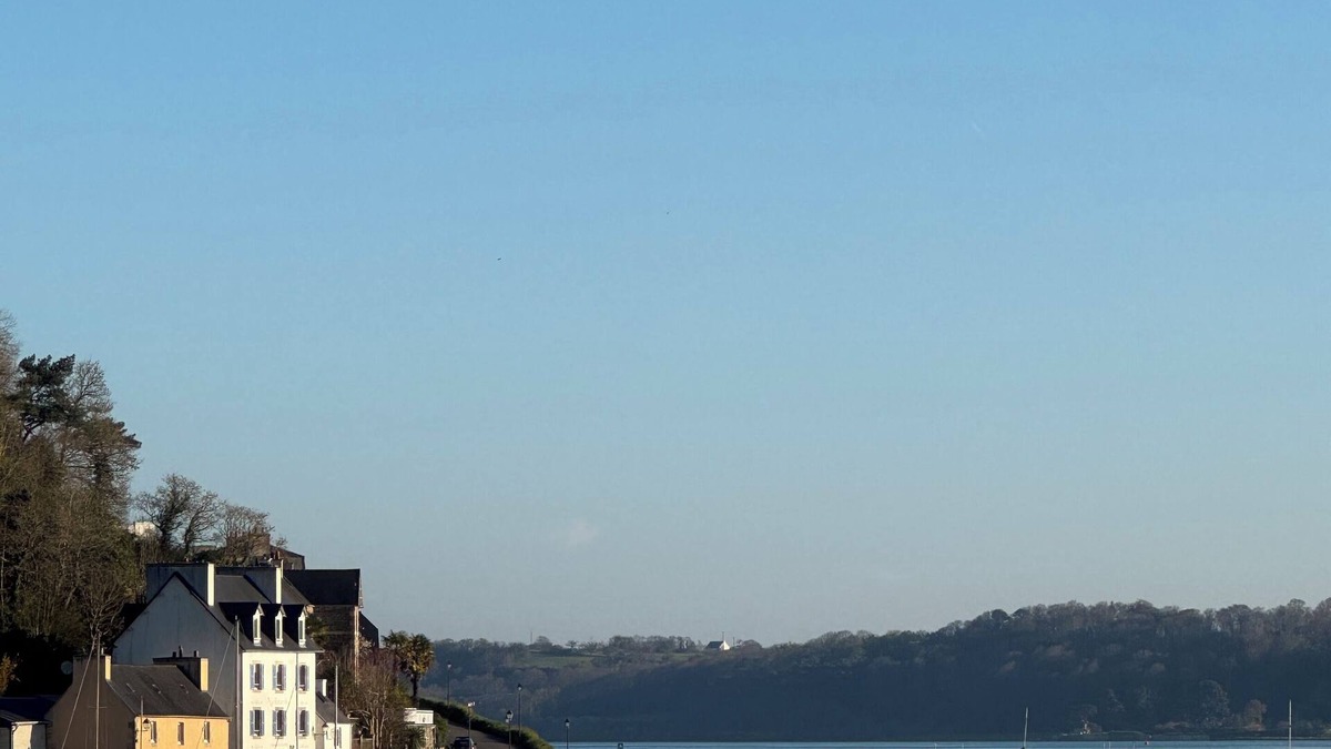 Locquenole House | Large family home with sea view over Morlaix Bay,