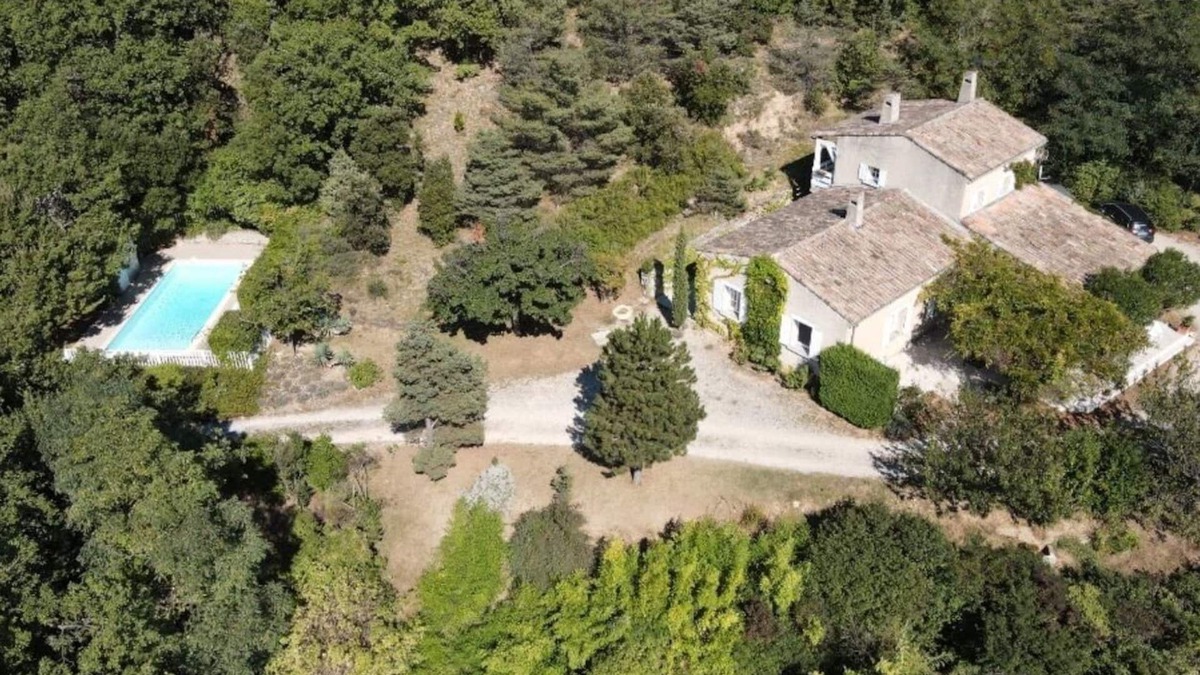 Mirmande House | Large family home with swimming pool in the heart of Drôme provençale