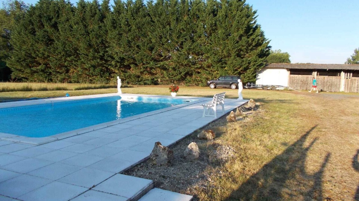 Mussidan House | Large Family House in Mussidan with pool, garden and only 20 minutes to Bergerac