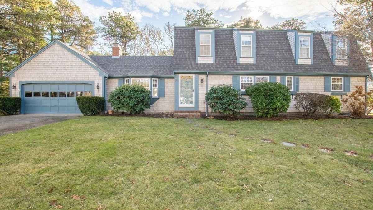 South Harwich House | Large Family House Near Red River Beach and Wedding Venues