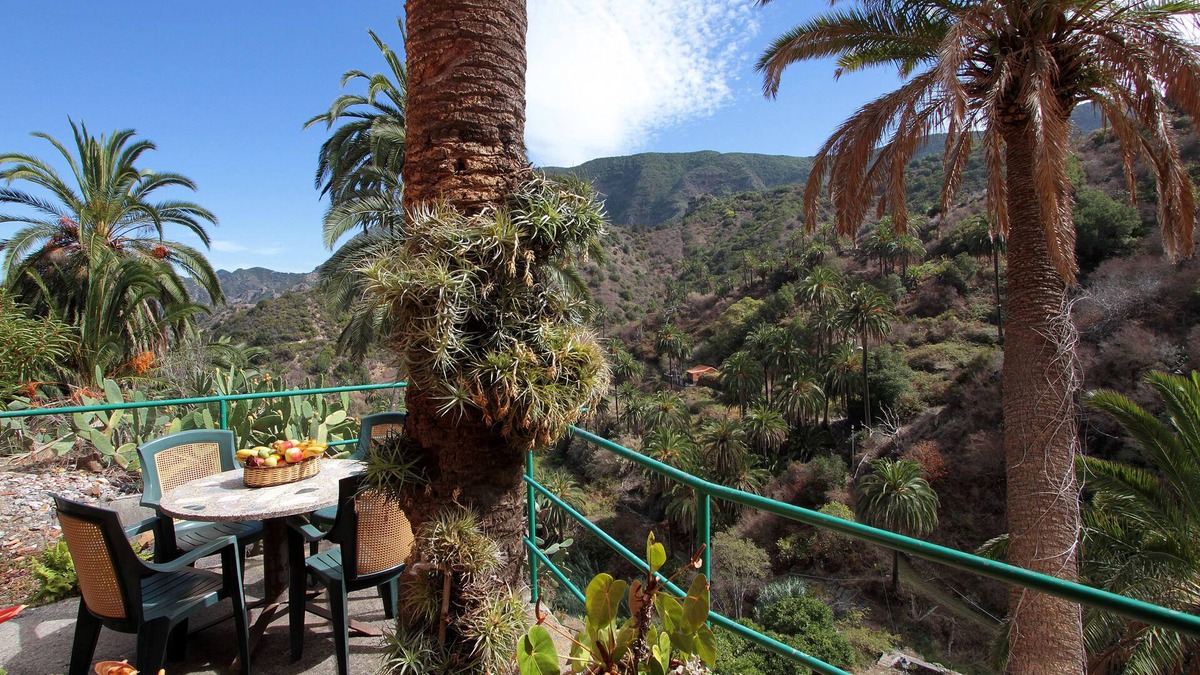 Vallehermoso House | Large finca nestled in the pristine nature