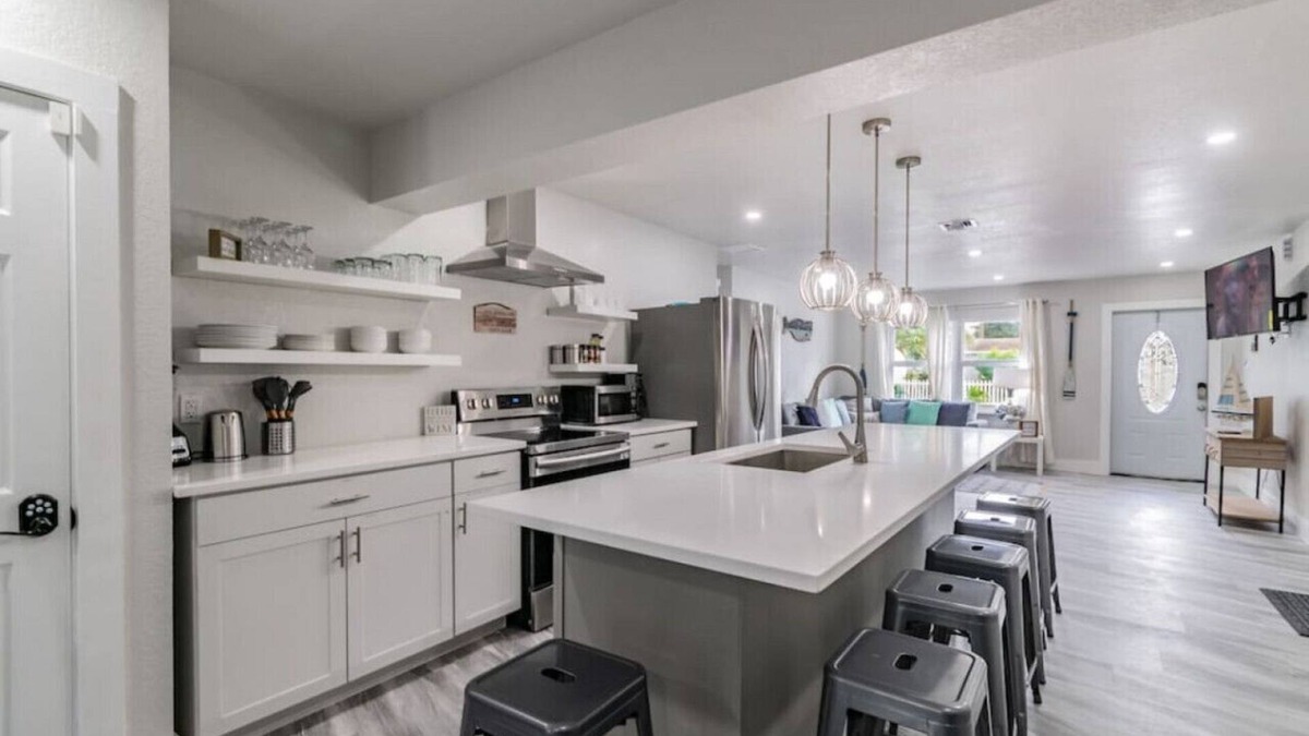 Delray Beach House | Large Five Bedroom Home near Downtown and Beach