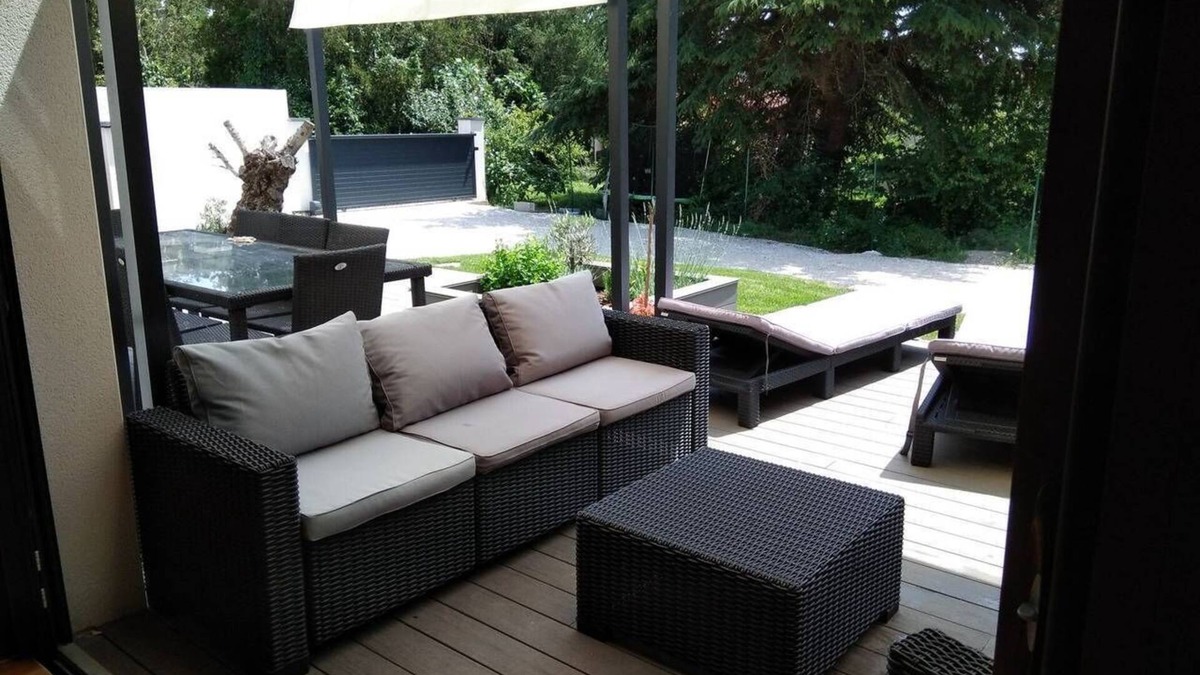 Villefranche-de-Lauragais House | Large family home pool int "the girls of the gardens"
