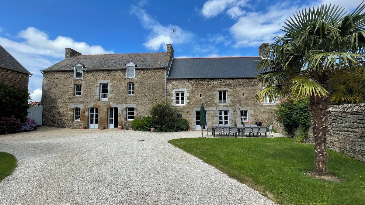 Pleudihen-sur-Rance House | LARGE, FULLY RENOVATED BUILDING BETWEEN DINAN AND SAINT MALO