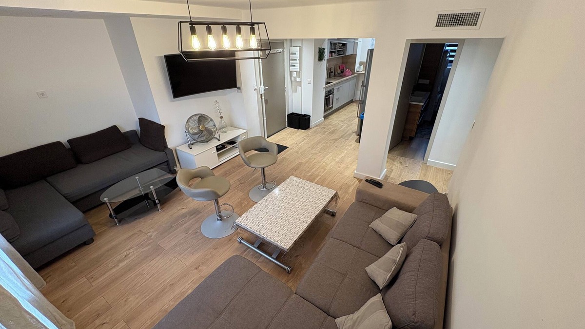 Aiguerelles Apartment | Large, fully renovated F5 for rent south of Montpellier