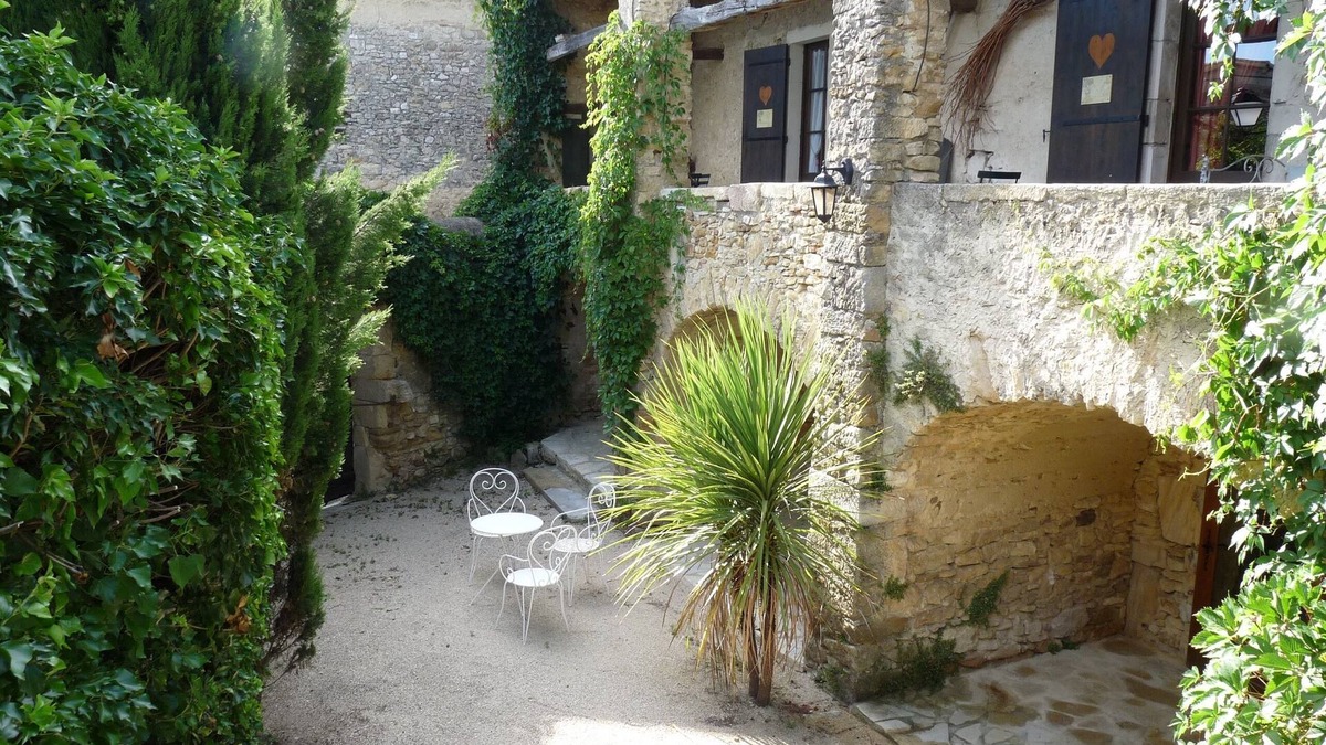 Saint Michel d'Euzet Other | Large gite in superb Provencal domain, L'Arbre d'Or, swimming pool and garden.