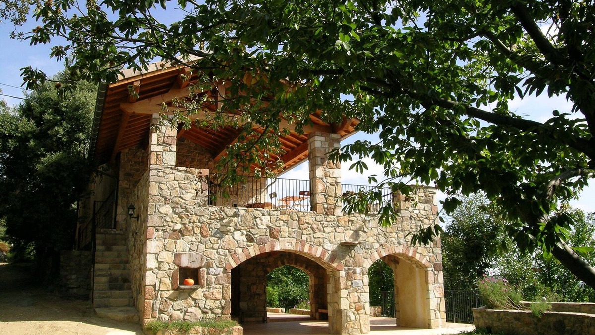 Blaunac Cottage | Large gite with PRIVATE POOL welcoming up to 13 people all year round