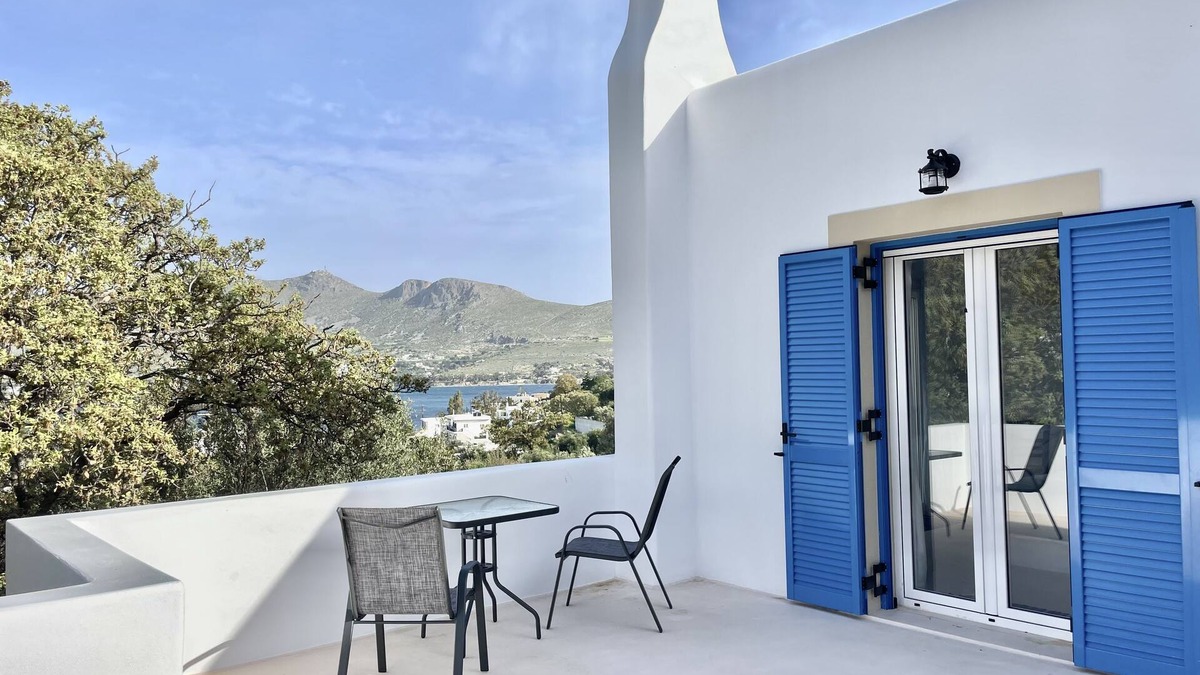 Leros Villa | Large Greek Villa in Krithoni 5 minutes from beach and Agia Marina