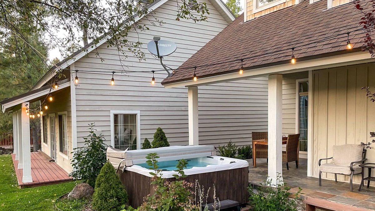 Pinetop House | Large Group Getaway | Peaceful Views + Spa Tub