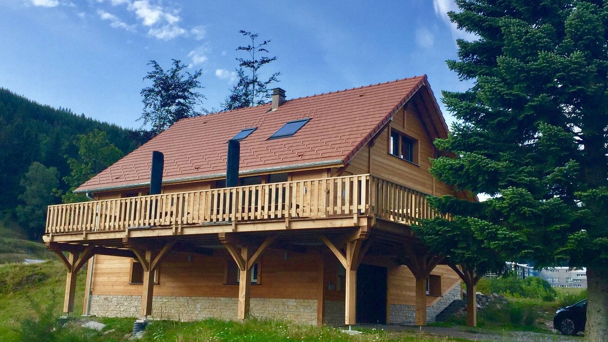 La Bresse Ski Chalet | LARGE GROUP GITE FOR 15 PEOPLE 7 ROOMS CLOSE SKI RUNS LA BRESSE