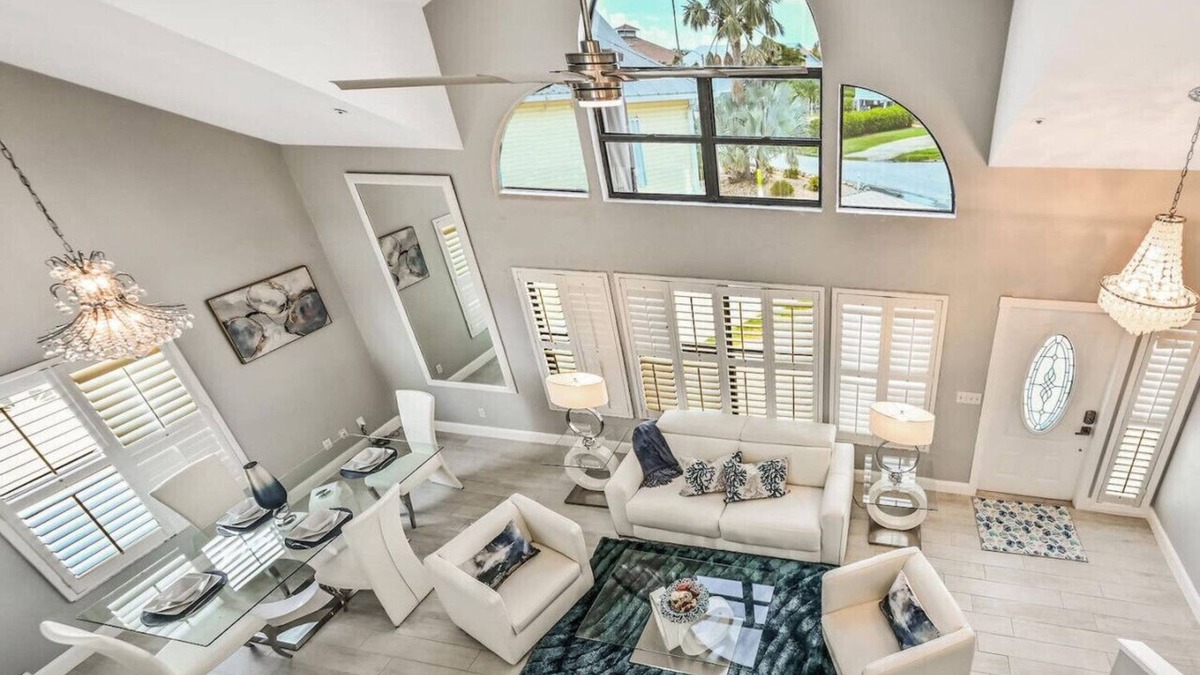 Fort Myers Beach House | Large Groups/Bay Views, Boat dock,Walk To beach,Kayaks/Jacuzzi