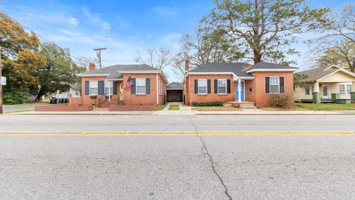 New Iberia House | Large Groups Welcome - 2 Homes Next Door