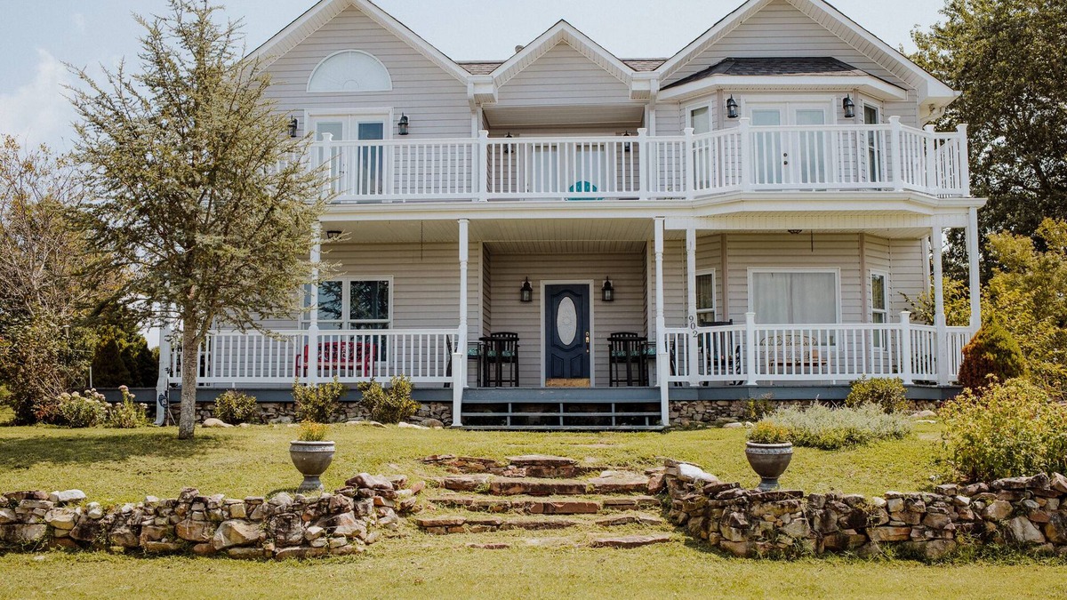 Bryant House | Large Historical Alpine House near Chattanooga