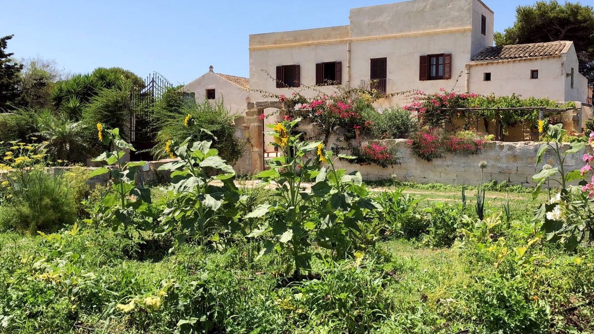 Marsala Villa | LARGE HISTORICAL VILLA BETWEEN THE SEA COAST AND THE VINEYARDS - Wi-Fi
