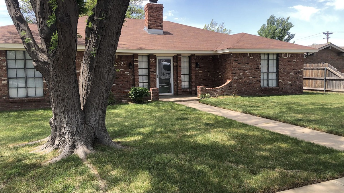 Amarillo House | Large Home - close to everything! Over 2200 sq ft. EV Charger