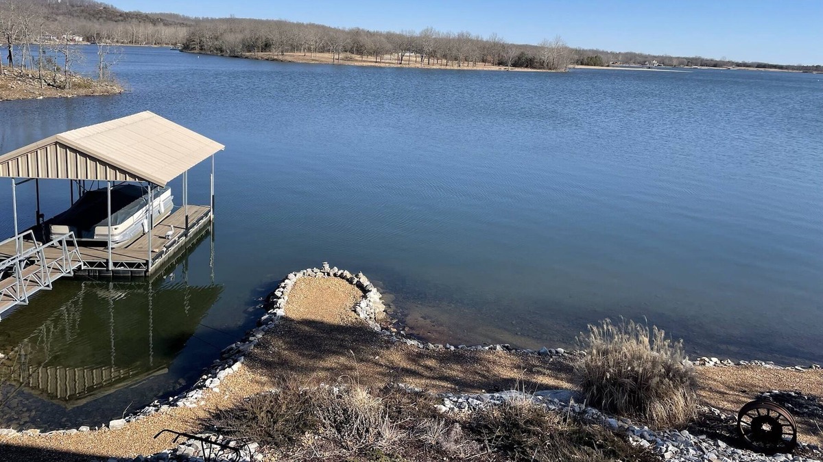 Horseshoe Bend House | Large Home on beautiful Crown Lake