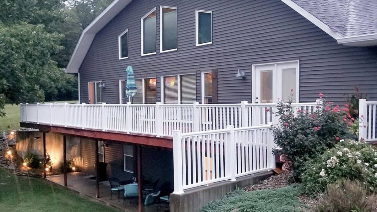 Nauvoo House | Large home with 35+ guests : 10 Minutes from Nauvoo
