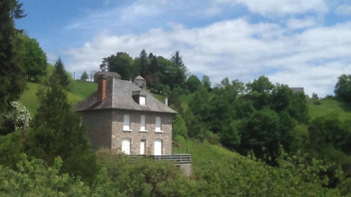 Argentat-sur-Dordogne House | Large house Argentat-sur Dordogne, suitable for fishermen Heating WIFI