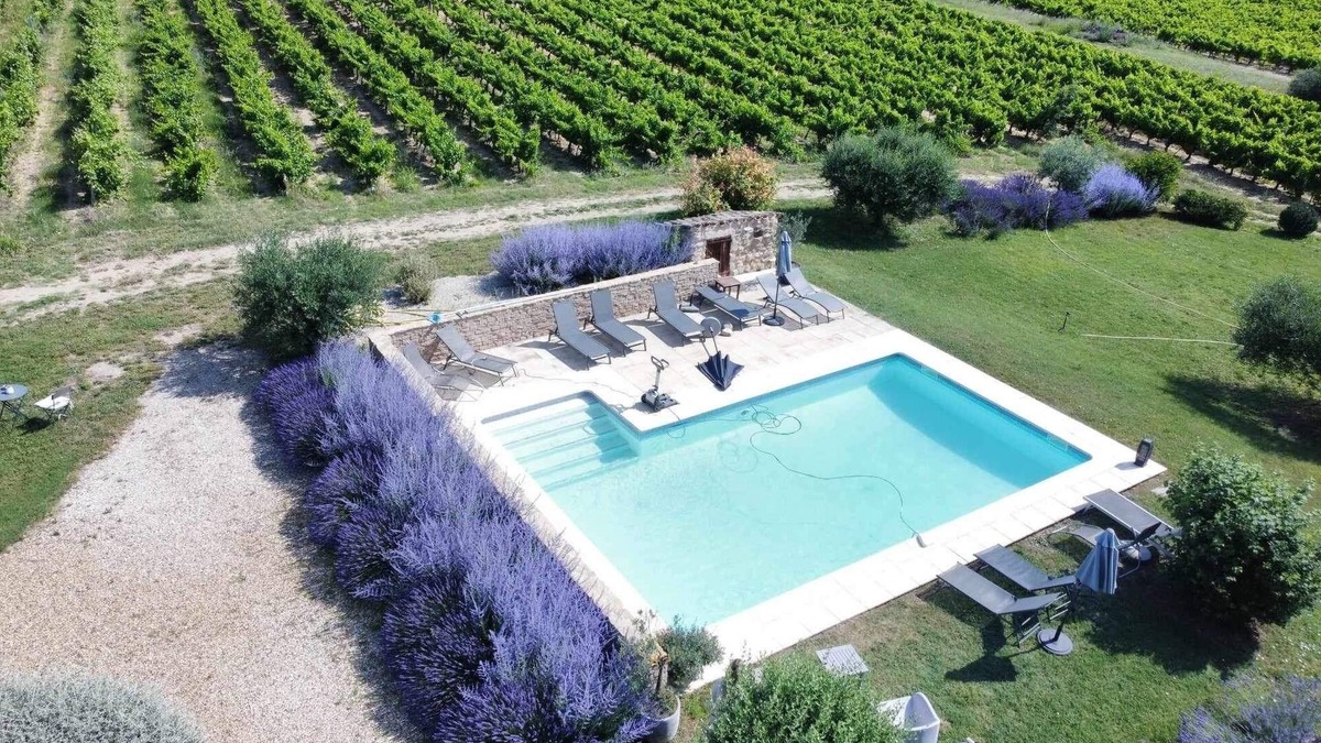 Puyvert House | Large house at the foot of the Luberon next to Lourmarin with swimming pool