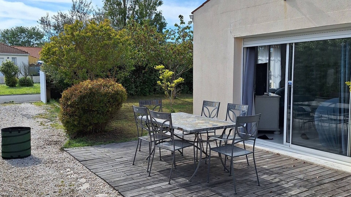 Chatelaillon-Plage House | LARGE HOUSE + COVERED SWIMMING POOL 10mn from the beach