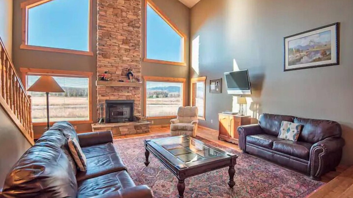 Victor House | Large House, Hot Tub, and Views
