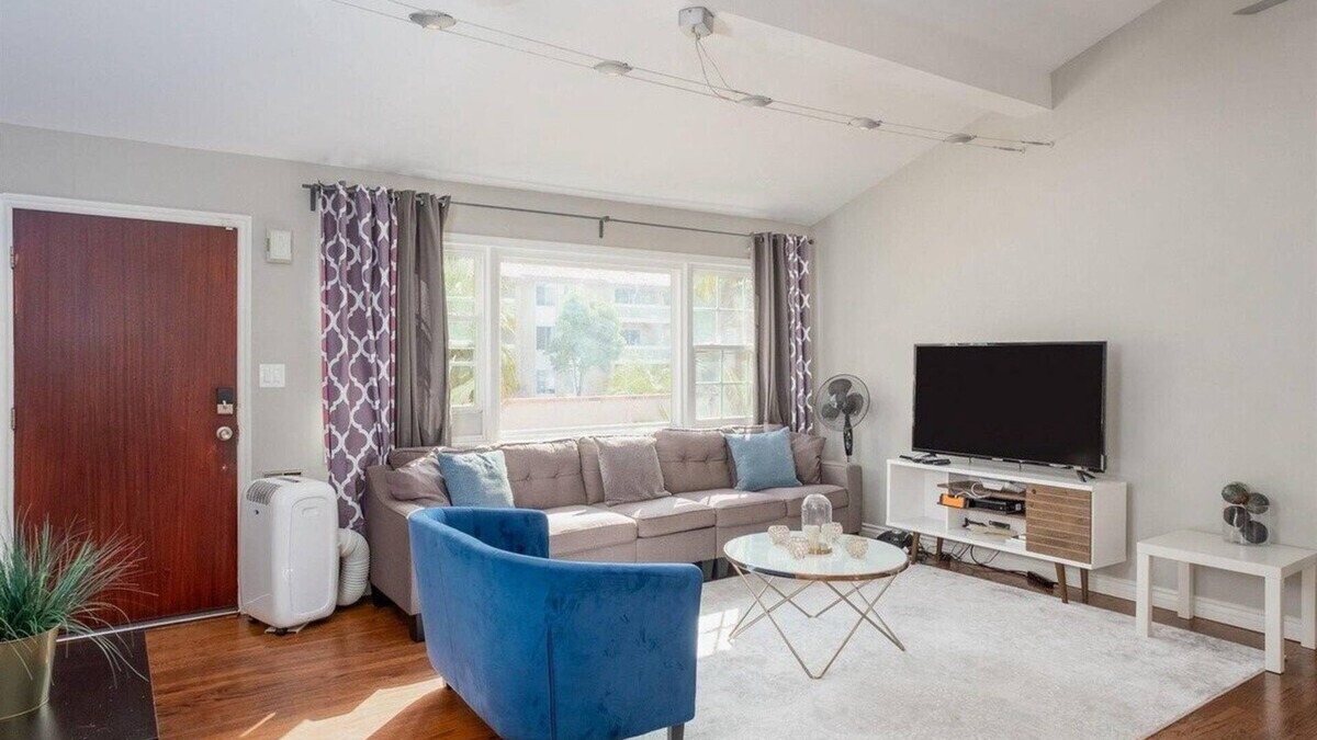 Pacific Beach House | Large House in a Great Location for Family and Friends