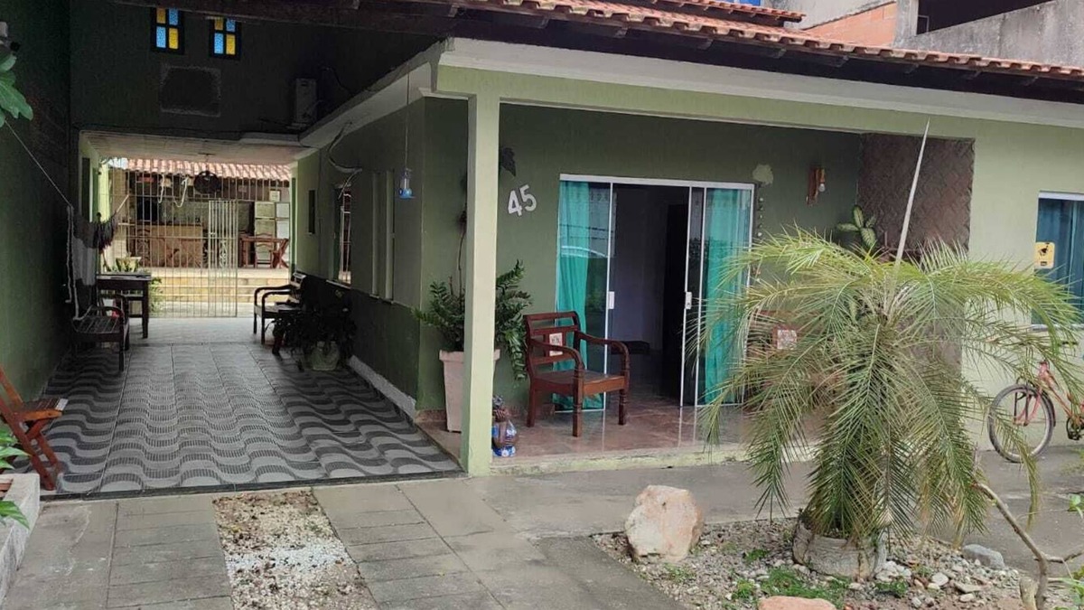 Araruama House | Large house in the center of Araruama with swimming pool - perfect for groups and families!