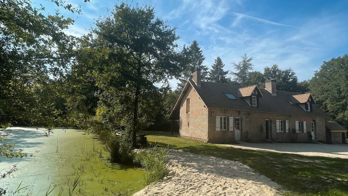 Saint-Viatre House | Large House in the Heart of the Forest – 7 Suites/Large Dormitory