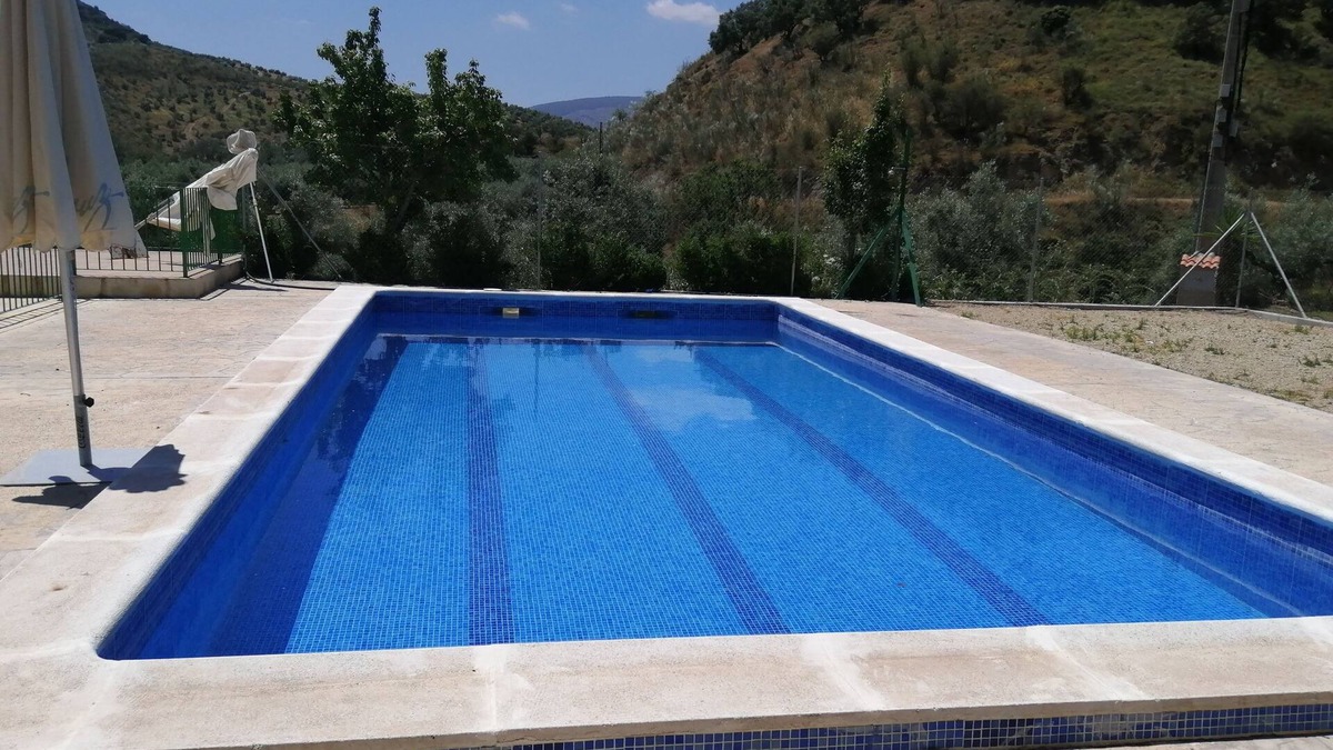 Fuente-Tojar Cottage | Large house located in an olive grove, near the river Caicena.