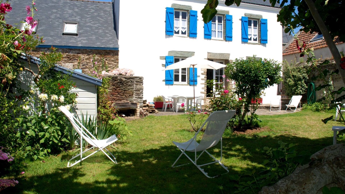 Groix House | Large house Morbihan Groix Island oceanfront beach rental Locmaria 10 places