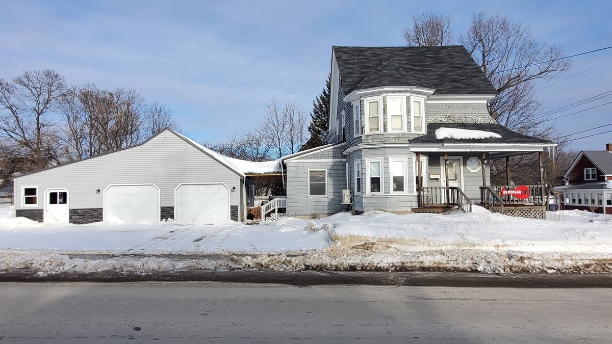 Millinocket House | Large House on ATV and Snowmobile Trails