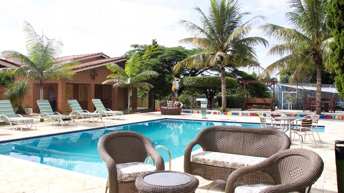 Boituva House | Large house on gated community | Near Parachuting