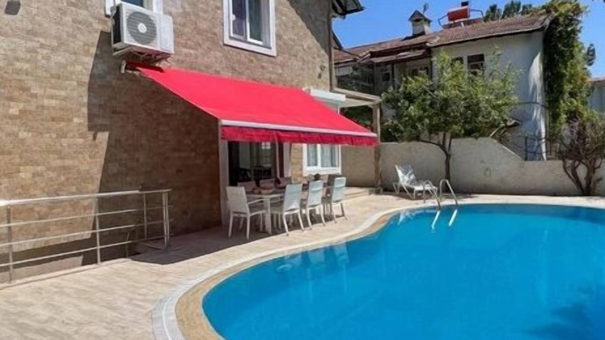 Kemer House | Large House only 100m to the beach, shopping and going out local centre Kemer