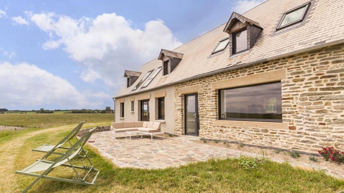 Vains Cottage | Large house with garden, terrace, WIFI, parking, and stunning view