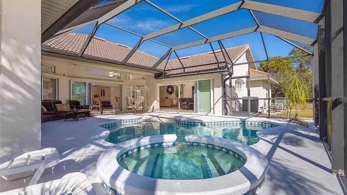 Pinehurst House | Large house with heated walk-in pool near beaches!