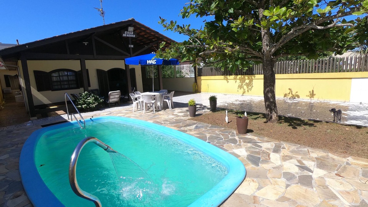 Guaratuba House | Large house with pool near the beach